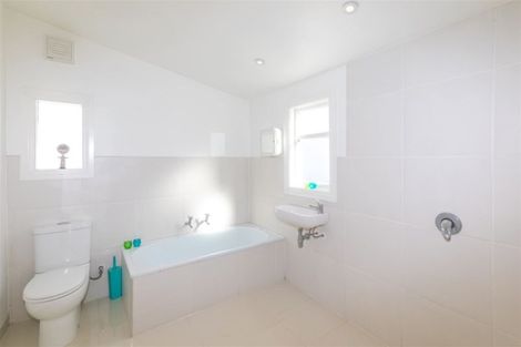 Photo of property in 27 Voelas Road, Lyttelton, 8082