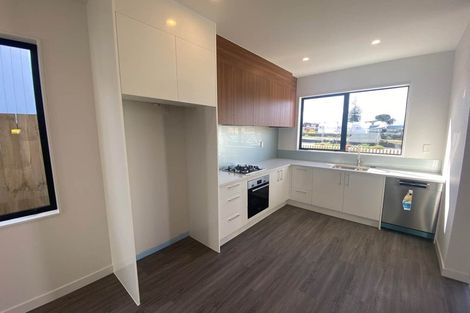 Photo of property in 49 Farranfore Road, Opaheke, Papakura, 2113