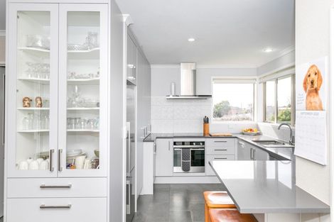 Photo of property in 15 Highbury Place, Nawton, Hamilton, 3200