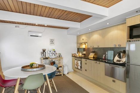 Photo of property in 24 Cottleville Terrace, Thorndon, Wellington, 6011