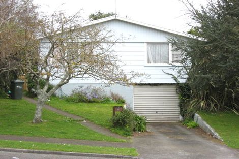 Photo of property in 111 Riversdale Drive, Merrilands, New Plymouth, 4312