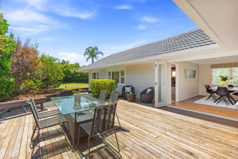 Photo of property in 36 Montgomery Avenue, Rothesay Bay, Auckland, 0630