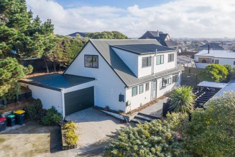 Photo of property in 64 Effingham Street, North New Brighton, Christchurch, 8083