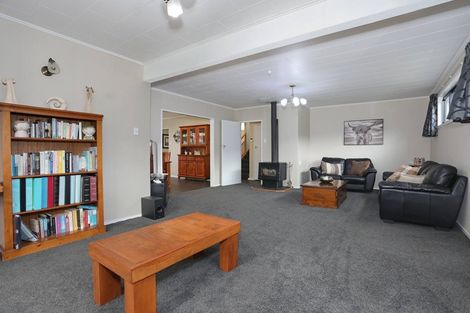 Photo of property in 36 Wanganui Road, Marton, 4710