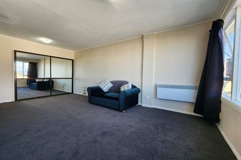 Photo of property in Churchill Flats, 213 The Terrace, Wellington Central, Wellington, 6011