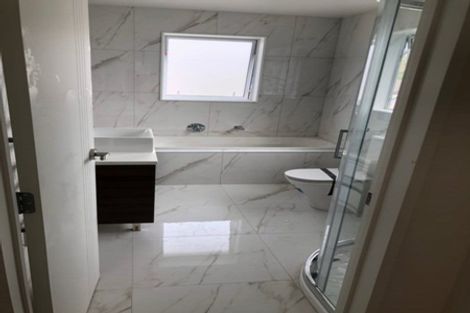 Photo of property in 31 Devonshire Road, Unsworth Heights, Auckland, 0632