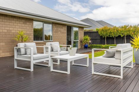 Photo of property in 13 Loeb Place, Rolleston, 7614