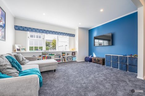Photo of property in 24 Wai-iti Crescent, Woburn, Lower Hutt, 5010