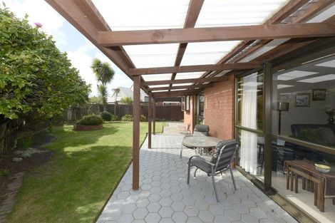 Photo of property in 1/15 Kamahi Place, Bishopdale, Christchurch, 8051