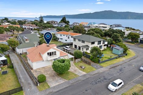 Photo of property in 17 Watson Drive, Paraparaumu Beach, Paraparaumu, 5032