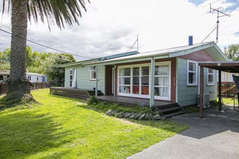 Photo of property in 11 Hardie Grove, Featherston, 5710