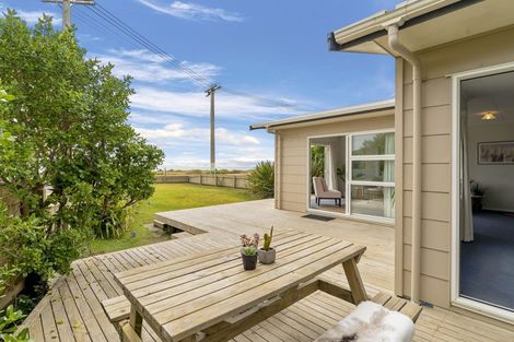 Photo of property in 2 Karaka Street, Otaki Beach, Otaki, 5512