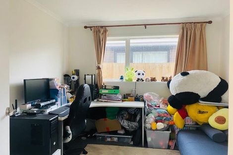 Photo of property in 28 Farmland Road, Papakura, 2110