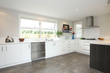 Photo of property in 19 Robertson Street, Raglan, 3225