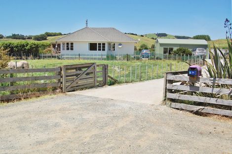 Photo of property in 31 Ranganui Road, Kaiwaka, 0573