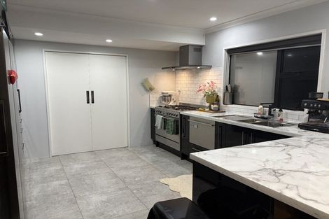 Photo of property in 46a Edgecombe Street, Newlands, Wellington, 6037
