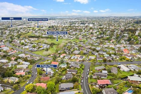 Photo of property in 6 Thalia Place, Totara Vale, Auckland, 0629