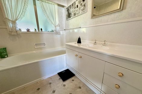 Photo of property in 177 Awarua School Road, Woodend, Invercargill, 9877