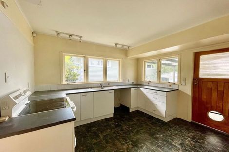 Photo of property in 75 La Trobe Street, Pakuranga Heights, Auckland, 2010