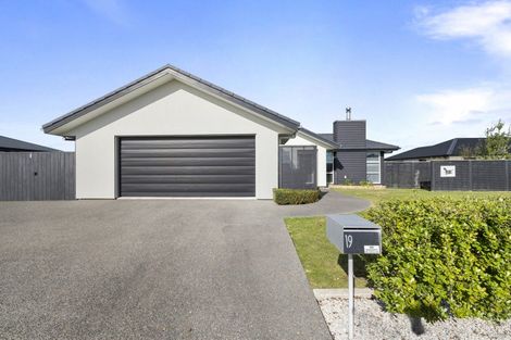 Photo of property in 19 George Street, Bulls, 4818