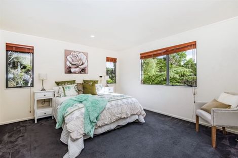 Photo of property in 14 Capilano Place, Glenfield, Auckland, 0629