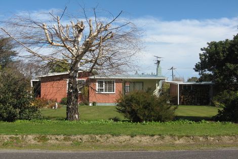 Photo of property in 14 Mahupuku Street, Greytown, 5712