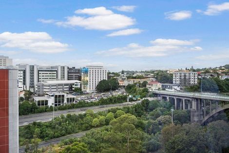 Photo of property in 9d/2 Saint Martins Lane, Grafton, Auckland, 1010