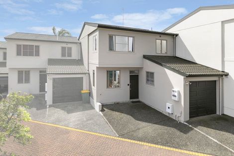 Photo of property in 1/6 Nimstedt Avenue, Oteha, Auckland, 0632