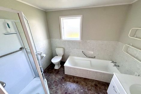 Photo of property in 33 Mcleod Road, Henderson, Auckland, 0612