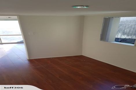 Photo of property in 14 Frobisher Way, Clendon Park, Auckland, 2103