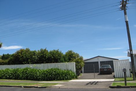 Photo of property in 23 Torkar Road, Clarks Beach, 2122