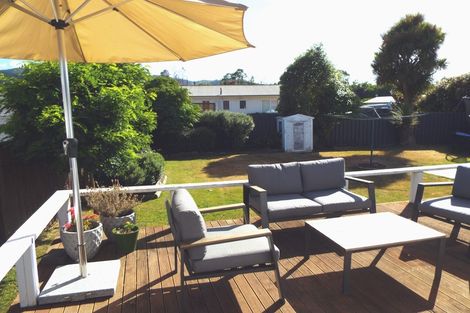 Photo of property in 6 Burns Grove, Trentham, Upper Hutt, 5018