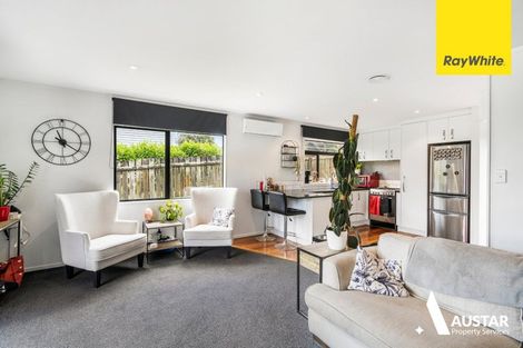 Photo of property in 2/20 Kamara Road, Glen Eden, Auckland, 0602