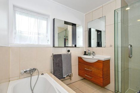 Photo of property in 1 Bendale Place, Papatoetoe, Auckland, 2025