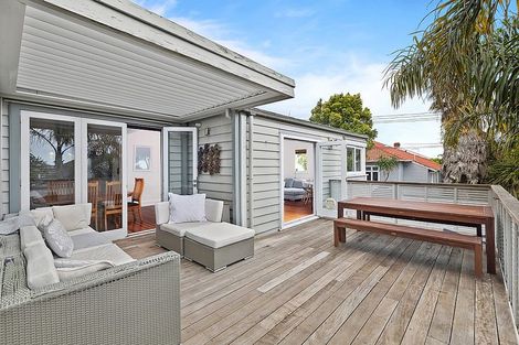 Photo of property in 1/47 Birkdale Road, Birkdale, Auckland, 0626
