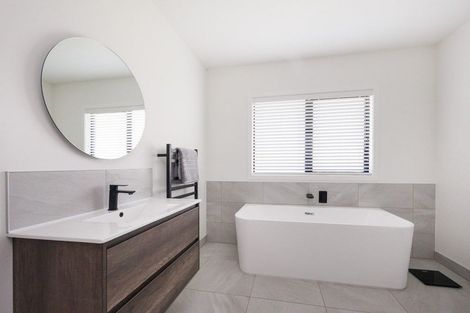 Photo of property in 2 Mataki Lane, Halcombe, 4779