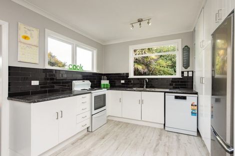 Photo of property in 46 Donovan Road, Paraparaumu Beach, Paraparaumu, 5032