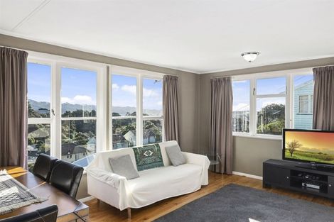 Photo of property in 27 Durham Street, Cannons Creek, Porirua, 5024