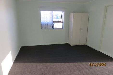 Photo of property in 2/328 East Coast Road, Sunnynook, Auckland, 0632