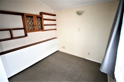 Photo of property in 12 Covil Avenue, Te Atatu South, Auckland, 0610