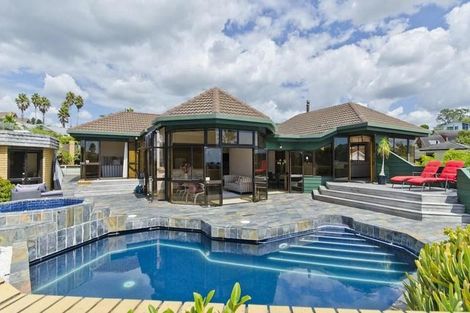 Photo of property in 44 William Bayes Place, Red Beach, 0932