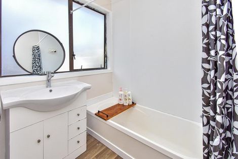 Photo of property in 1/44 Taitimu Drive, Weymouth, Auckland, 2103