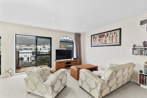 Photo of property in Royal Regal Apartments, 2/50 Cambridge Terrace, Te Aro, Wellington, 6011