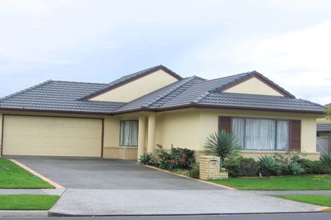 Photo of property in 68 Delmont Close, East Tamaki Heights, Auckland, 2016