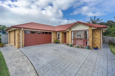 Photo of property in 21 Nimstedt Avenue, Oteha, Auckland, 0632