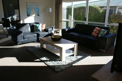 Photo of property in 389 Yaldhurst Road, Russley, Christchurch, 8042