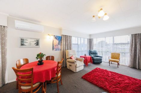 Photo of property in 23 Wallace Place, Hokowhitu, Palmerston North, 4410