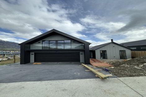 Photo of property in 9 Runholder Rise, Jacks Point, 9371