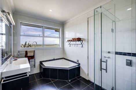 Photo of property in The Woolshed, 15g Omarunui Road, Waiohiki, Napier, 4183