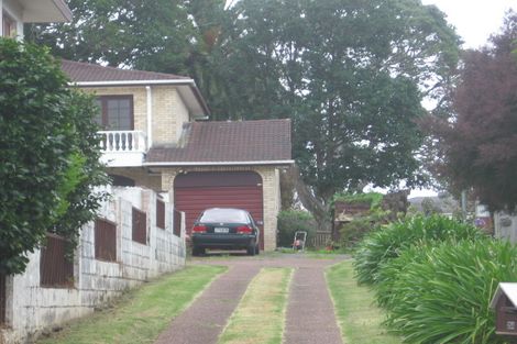 Photo of property in 1/27 James Evans Drive, Northcote, Auckland, 0627